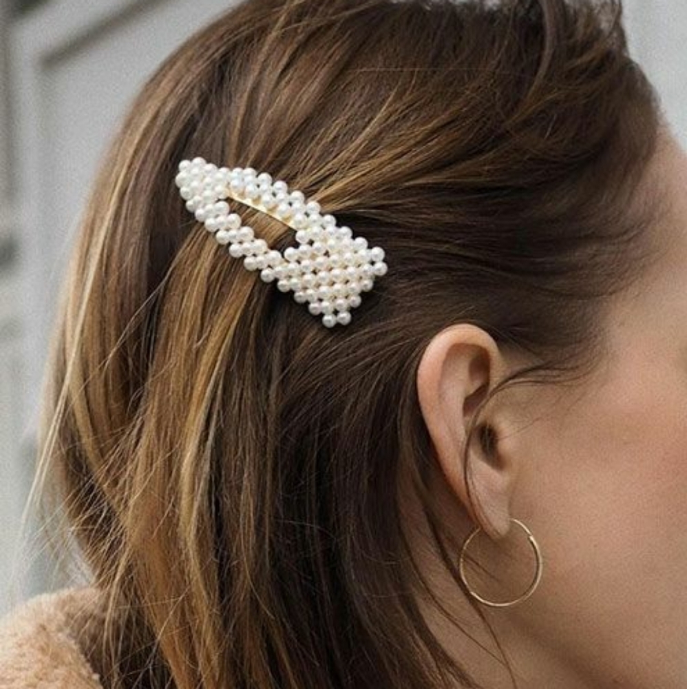 Large Pearl Hair Clips: (2 pairs large hair clips) - Picture 6 of 7
